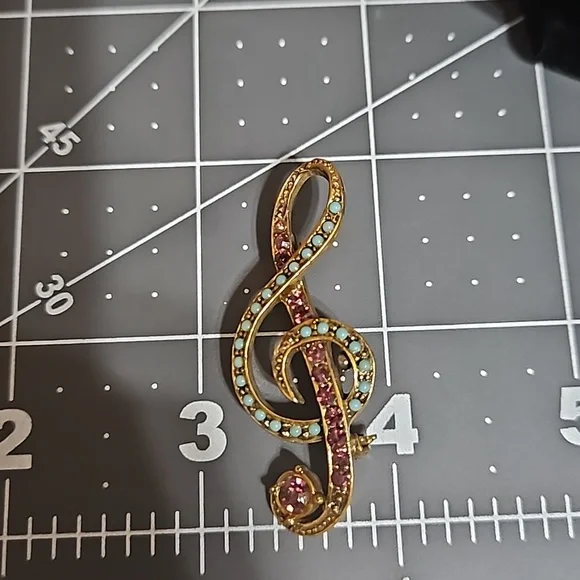 Vintage Treble Clef Rhinestone brooch - Picture 2 of 3
